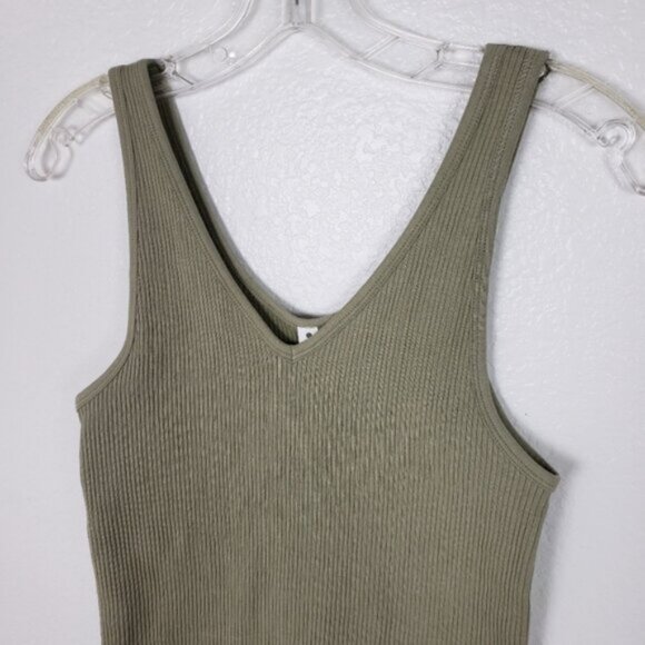 Athleta Recharge Ribbed Tank Top Olive/ Sage Green size M Athleisure Minimalist - Picture 6 of 11